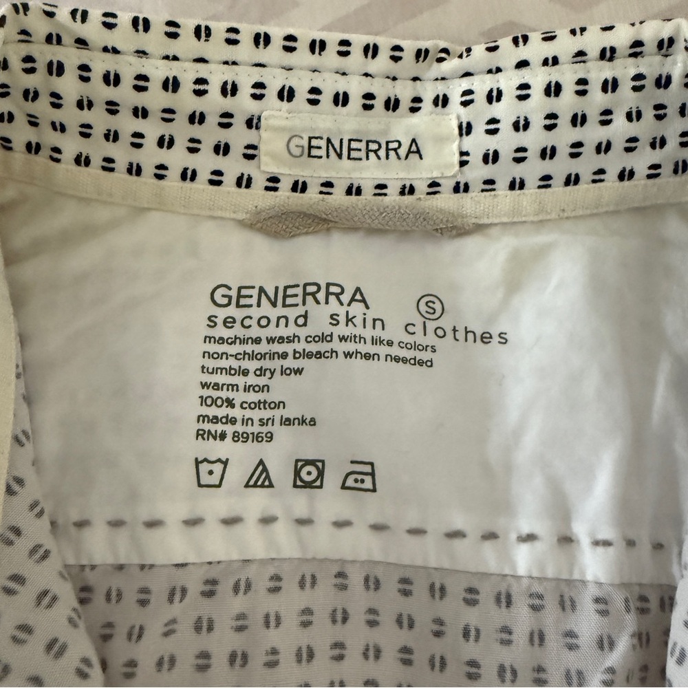 GENERRA Second Skin White and Black Casual Button Down Shirt Small